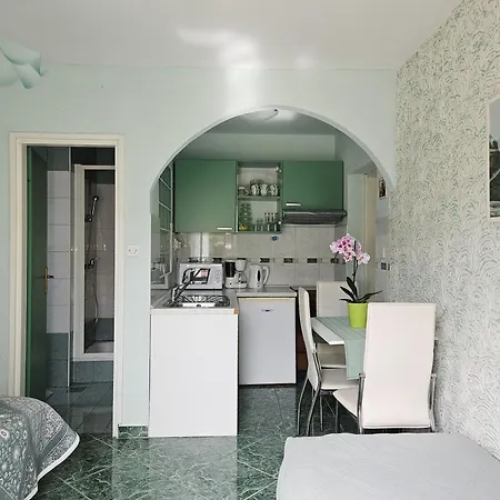 Apartmani Mediteran Vrh  Exterior photo